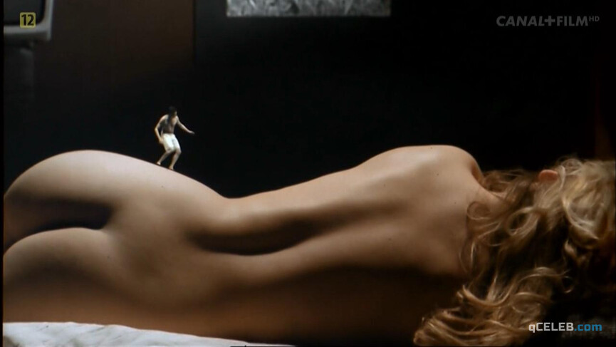 3. Katarzyna Figura nude, Liza Machulska nude – King Size (1988)