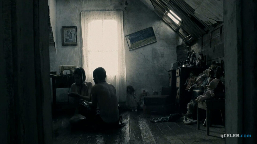 3. Shannyn Sossamon nude – The Day (2011)