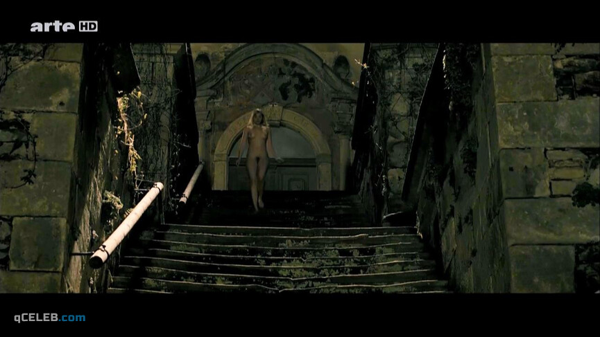 2. Jytte-Merle Bohrnsen nude – Bittere Kirschen (2011)