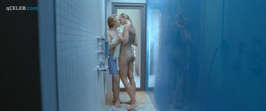 1. Synnove Macody Lund nude, Valentina Alexeeva nude – Headhunters (2011)