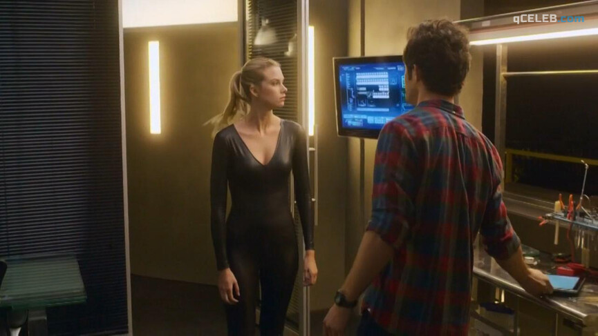 3. Emma Ishta sexy – Stitchers s01 (2015)