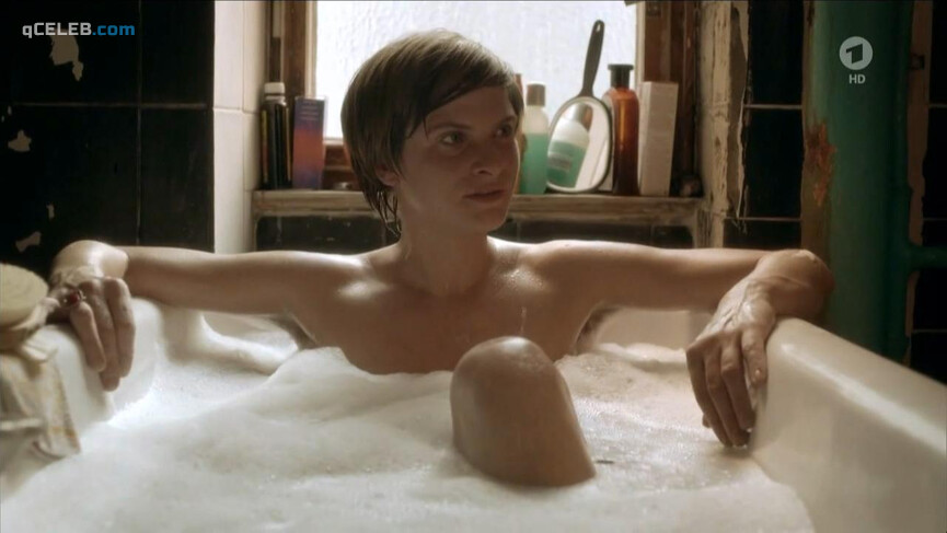 2. Julia Koschitz nude, Lena Lauzemis nude, Anna Julia Kapfelsperger nude – Invisible Years (2015)