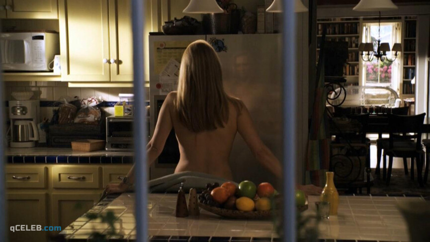 2. Laura Linney nude, Cynthia Nixon nude – The Big C s01-02 (2011)