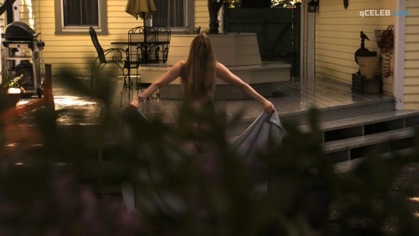3. Laura Linney nude, Cynthia Nixon nude – The Big C s01-02 (2011)