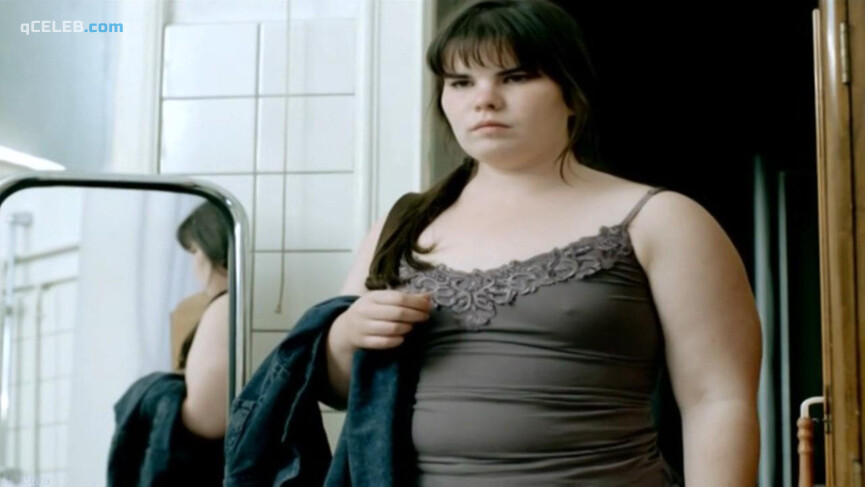 2. Emma Levie nude – Lena (2011)