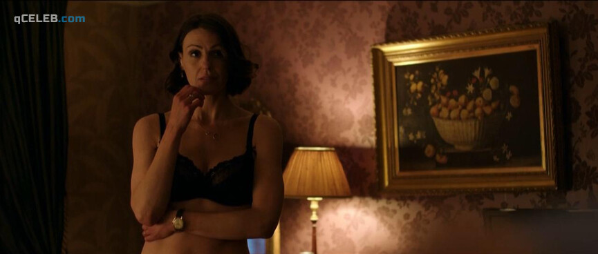 2. Suranne Jones nude – Doctor Foster s01e03 (2015)