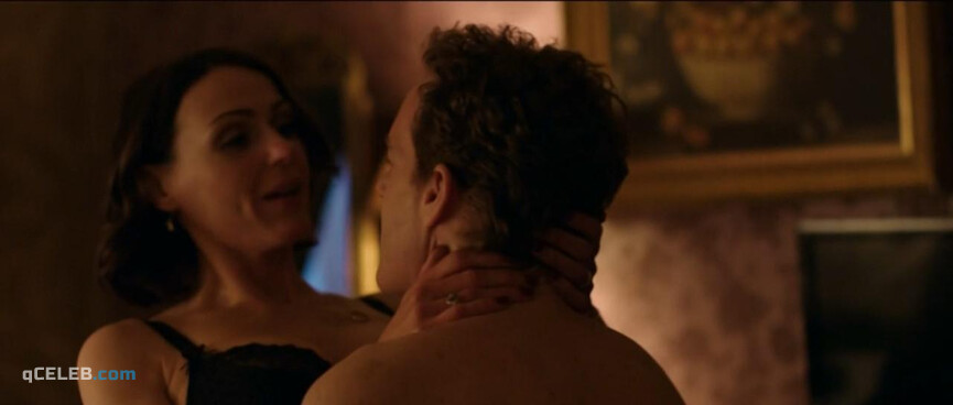 3. Suranne Jones nude – Doctor Foster s01e03 (2015)