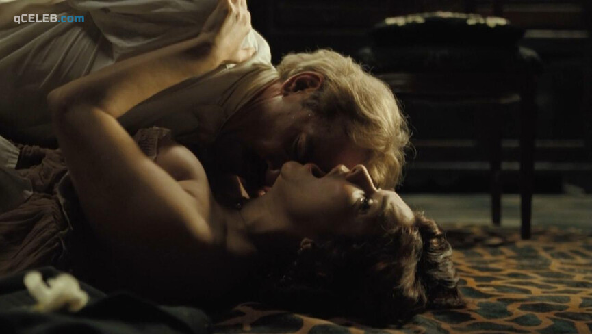 2. Laura Harring nude – Love in the Time of Cholera (2007)