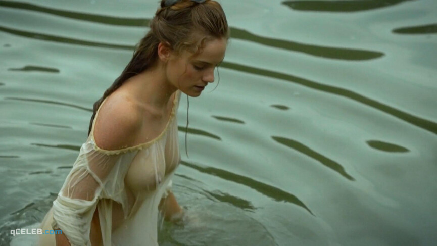 2. Noemie Schmidt nude – Versailles s01e01-04 (2015)