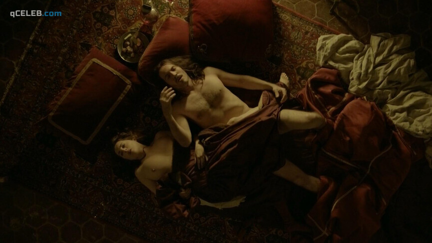 1. Amira Casar nude – Versailles s01e07 (2015)