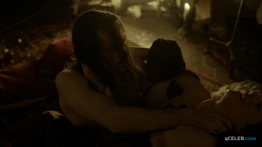 2. Amira Casar nude – Versailles s01e07 (2015)