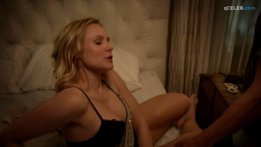 2. Kristen Bell sexy – House of Lies s05e01 (2016)
