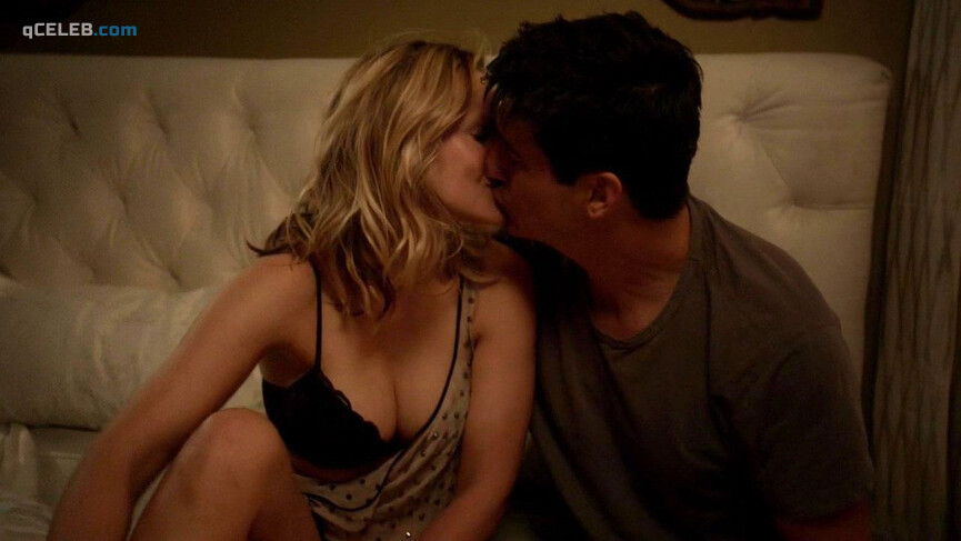 3. Kristen Bell sexy – House of Lies s05e01 (2016)