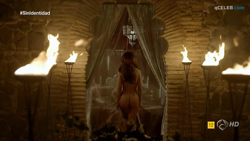 1. Veronica Sanchez nude, Megan Montaner nude – Sin identidad s01 (2015)