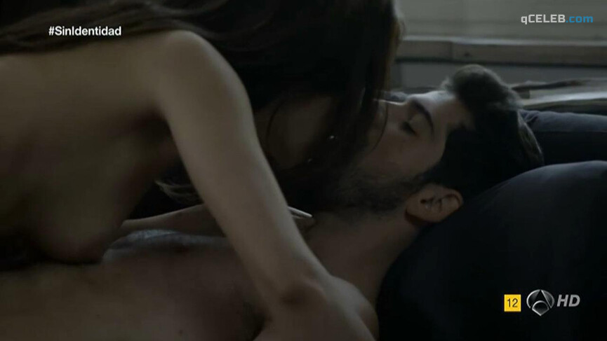2. Veronica Sanchez nude, Megan Montaner nude – Sin identidad s01 (2015)