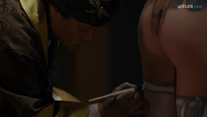 2. Grace Calder nude, Adrienne-Marie Zitt nude – Outlander s02e03 (2016)