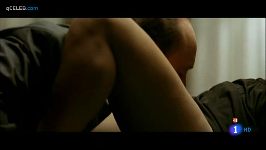 2. Veronica Echegui nude – El menor de los males (2004)