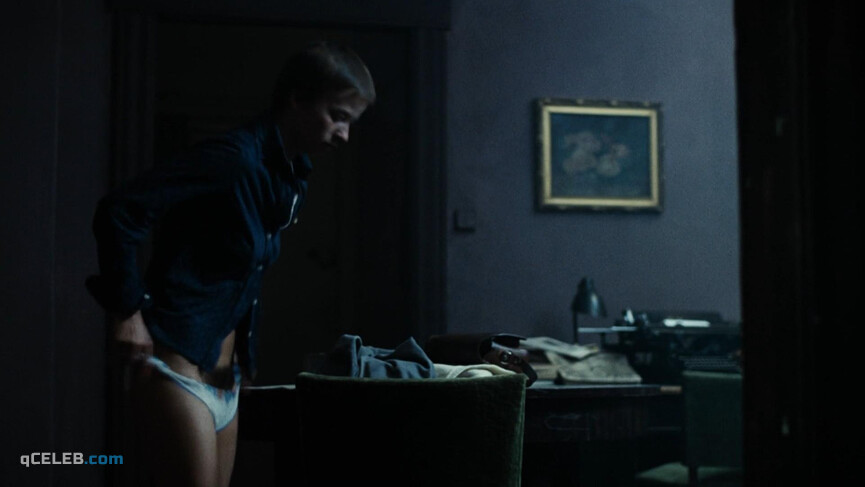 3. Boguslawa Pawelec nude – Blind Chance (1987)