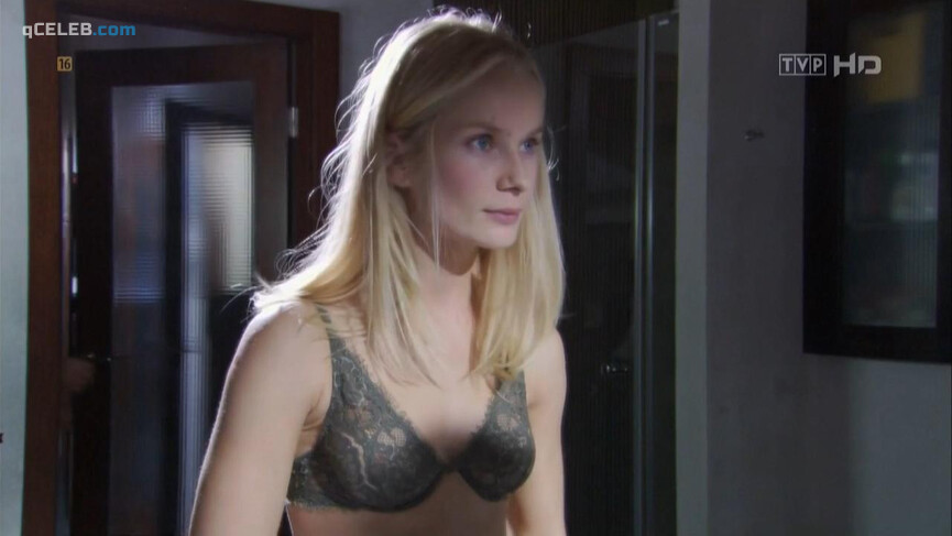 2. Magdalena Cielecka nude – Loneliness in the Net (2006)