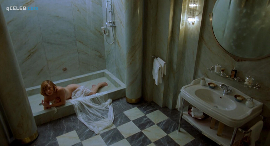 1. Milla Jovovich nude – Resident Evil (2002)