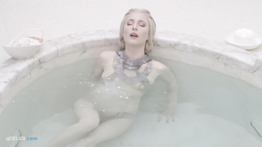 3. Jaime Murray sexy – Defiance s02 (2014)