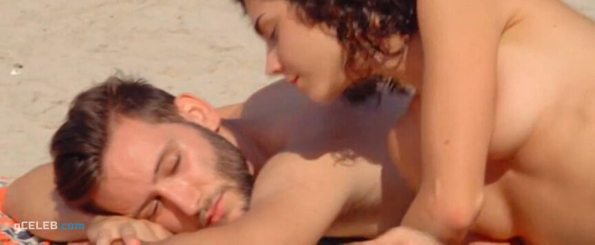 2. Olivia Delcan nude – Isla bonita (2015)