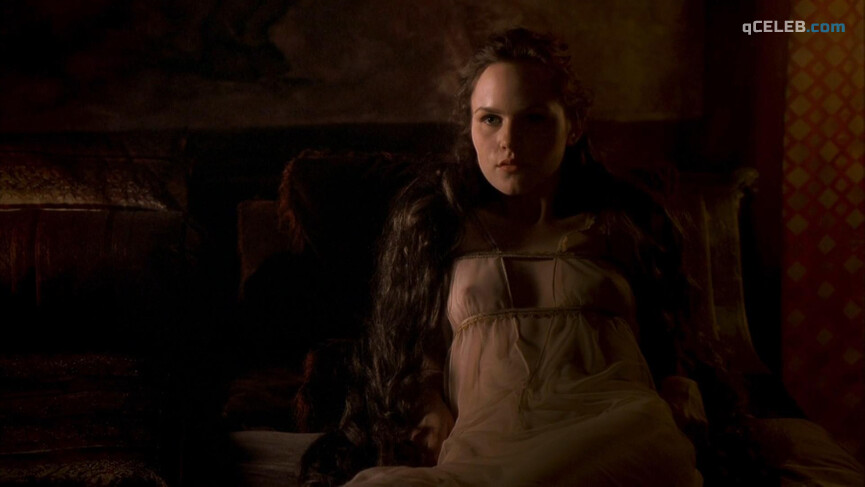 2. Francesca Fowler nude – Rome s01e06 (2005)