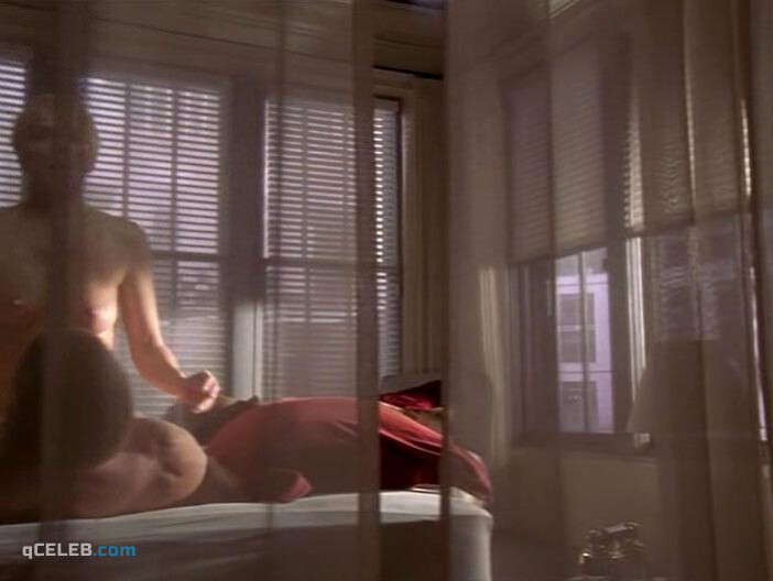 2. Kim Cattrall nude – Sex and the City s06e20 (2004)