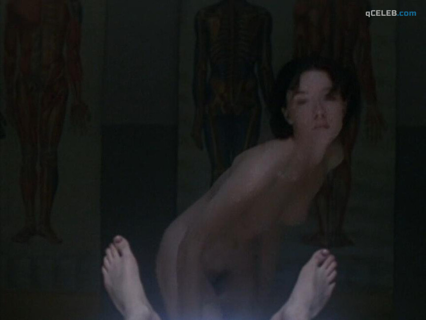 3. Molly Parker nude – Kissed (1996)