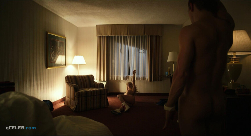 2. Melissa Rauch nude – The Bronze (2015)