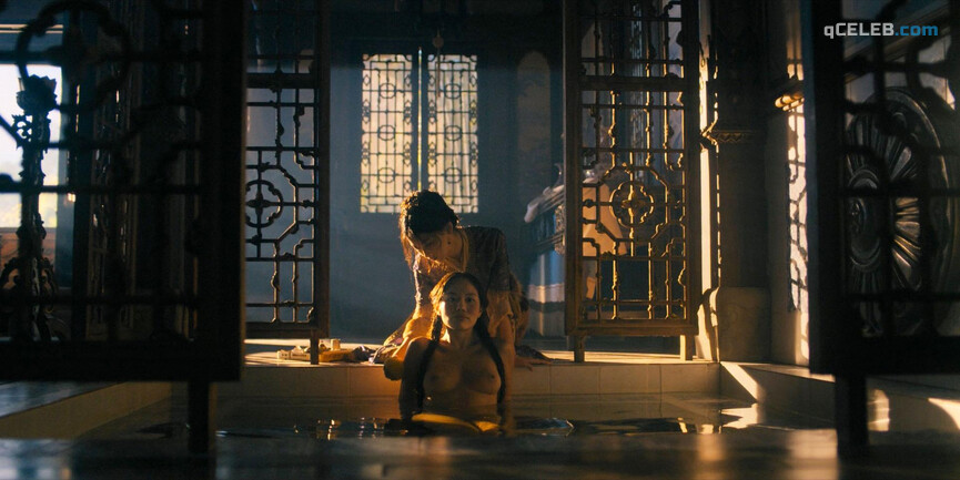 2. Esther Low nude – Marco Polo s02e05 (2016)