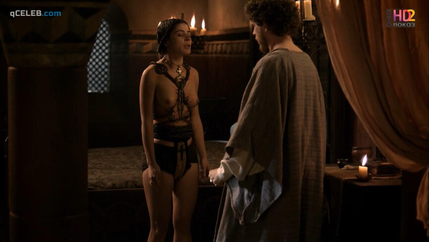 1. Aida Oset nude – Ermessenda s01e02 (2011)