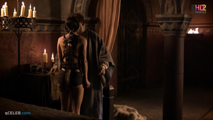 2. Aida Oset nude – Ermessenda s01e02 (2011)