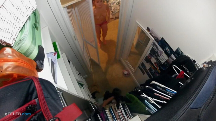 2. Monika Tilling nude, Margaret Savinar nude – Shooting the Warwicks (2015)