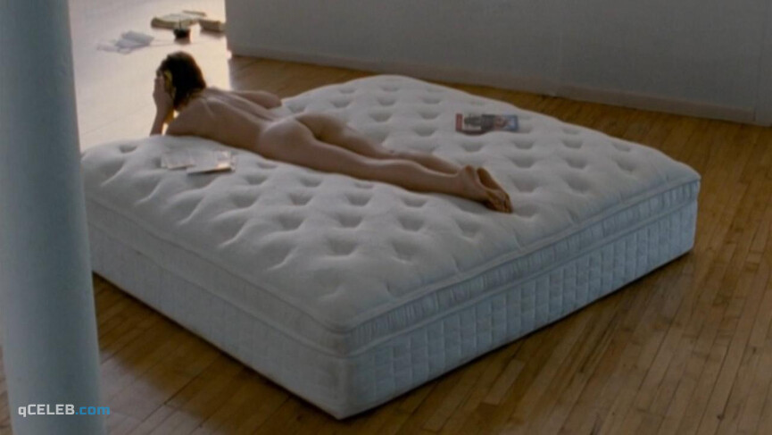 3. Saffron Burrows nude, Paz de la Huerta nude – The Guitar (2008)