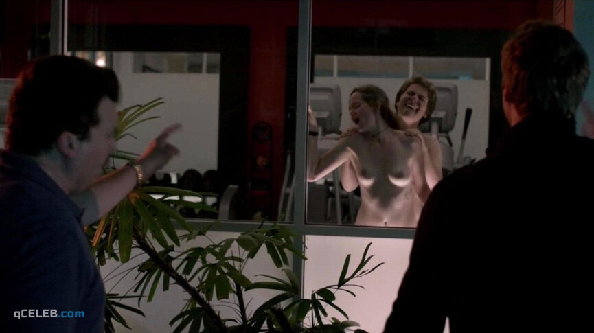 2. Dorothy Reynolds nude – Vice Principals s01e03 (2016)