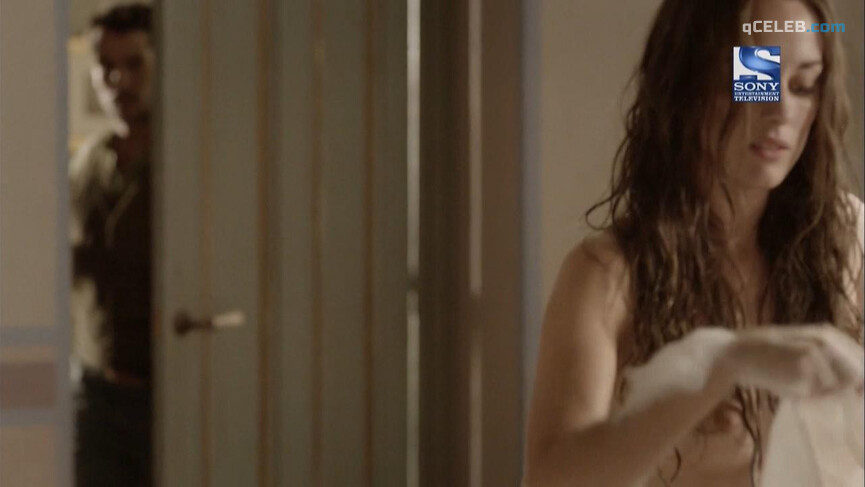 3. Adriana Torrebejano nude, Silvia Alonso nude – Tierra de lobos s02e11 (2011)