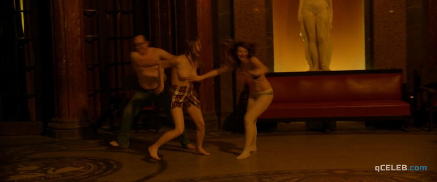 2. Victoire Gonin-Labat nude, Magdalena Korpas sexy – The Tournament (2015)