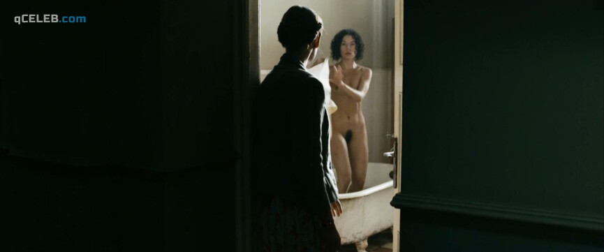1. Magdalena Boczarska nude, Julia Pogrebinska nude – In Hiding (2013)