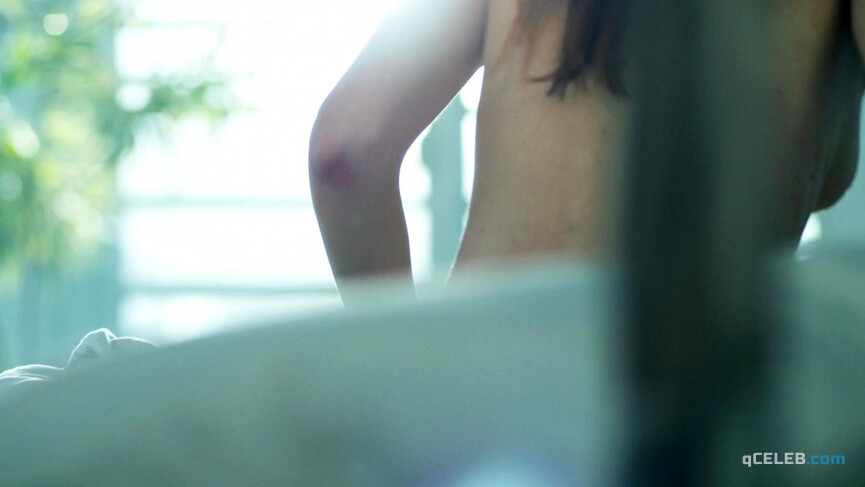 3. Stephanie Drapeau nude – StartUp s01e03 (2016)