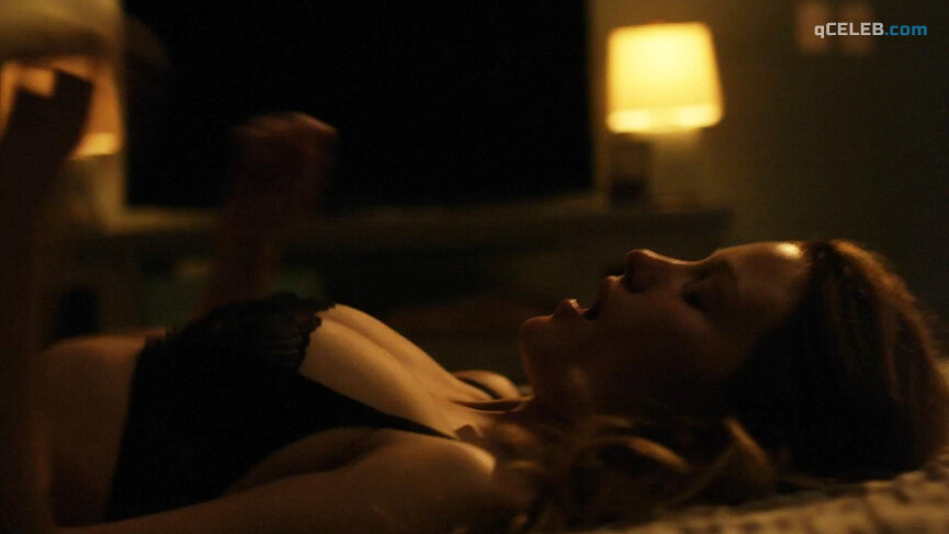 2. Ashley Hinshaw sexy – StartUp s01e03 (2016)
