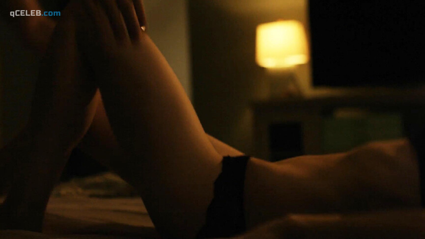 3. Ashley Hinshaw sexy – StartUp s01e03 (2016)