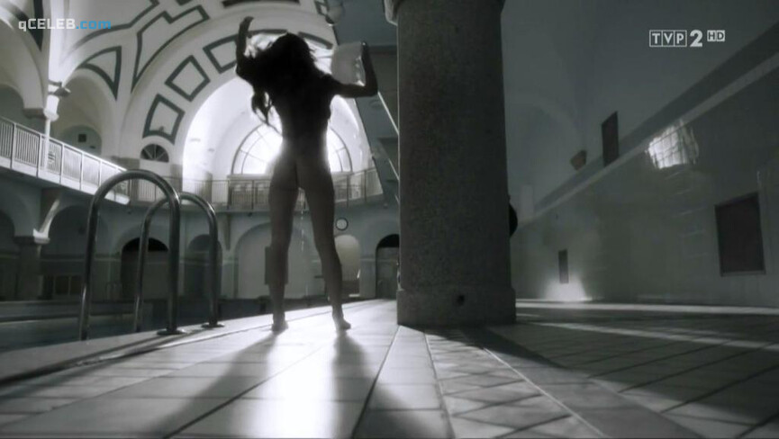 1. Klaudia Waszak nude – Komisja morderstw s01e01 (2016)