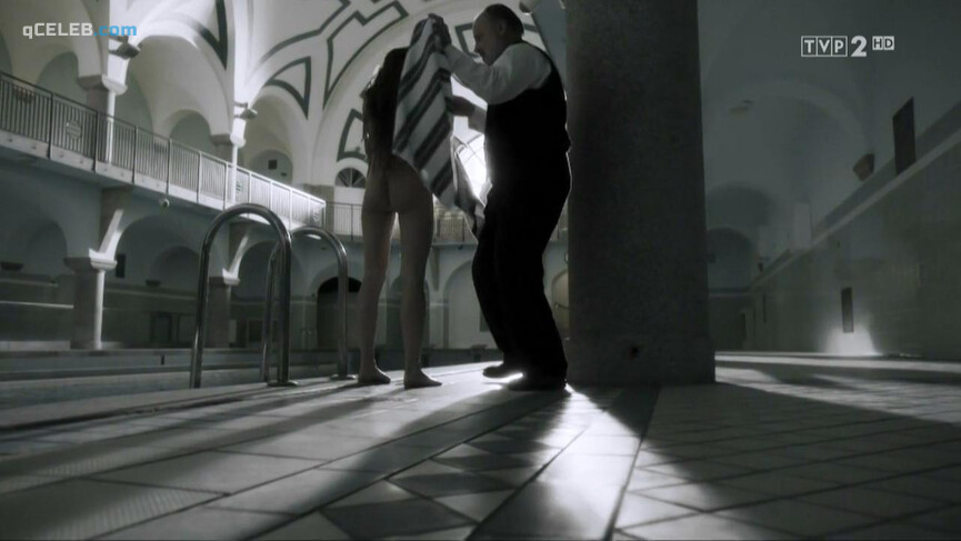 3. Klaudia Waszak nude – Komisja morderstw s01e01 (2016)