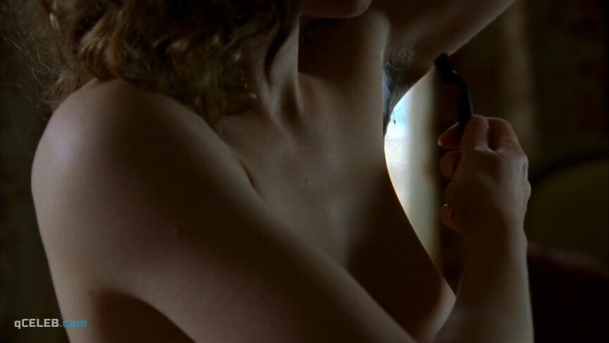 3. Peggy Martineau nude – Les Vivants et les Morts s01e07 (2009)