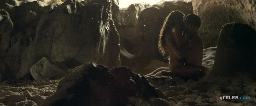 1. Jessica Lowndes sexy – Eden (2014)