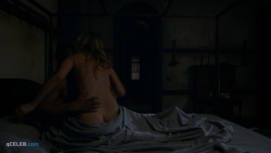 1. Sarah Paulson nude – American Horror Story s06e01 (2016)