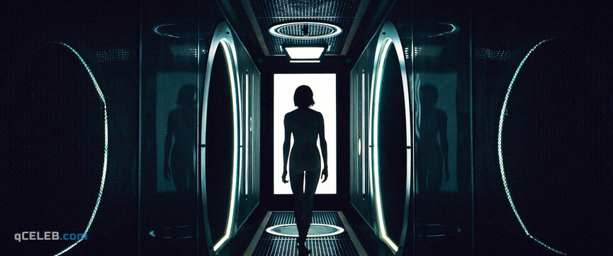 1. Shailene Woodley nude – Allegiant (2016)