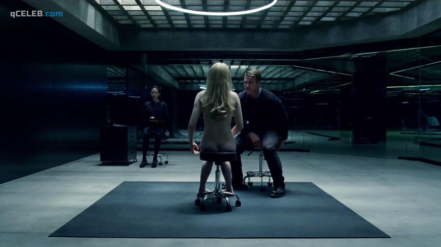 2. Evan Rachel Wood nude – Westworld s01e01 (2016)