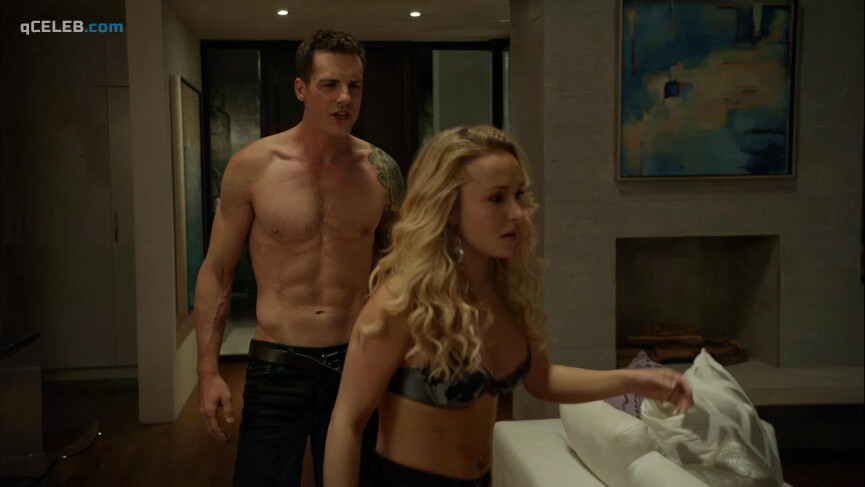 2. Hayden Panettiere sexy – Nashville s01e07 (2012)
